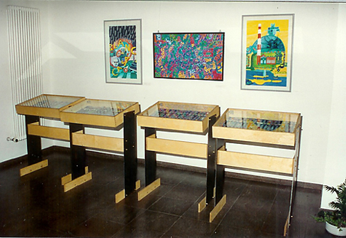 Stahlvitrine